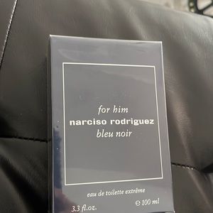 Narciso Rodrigues blue noir